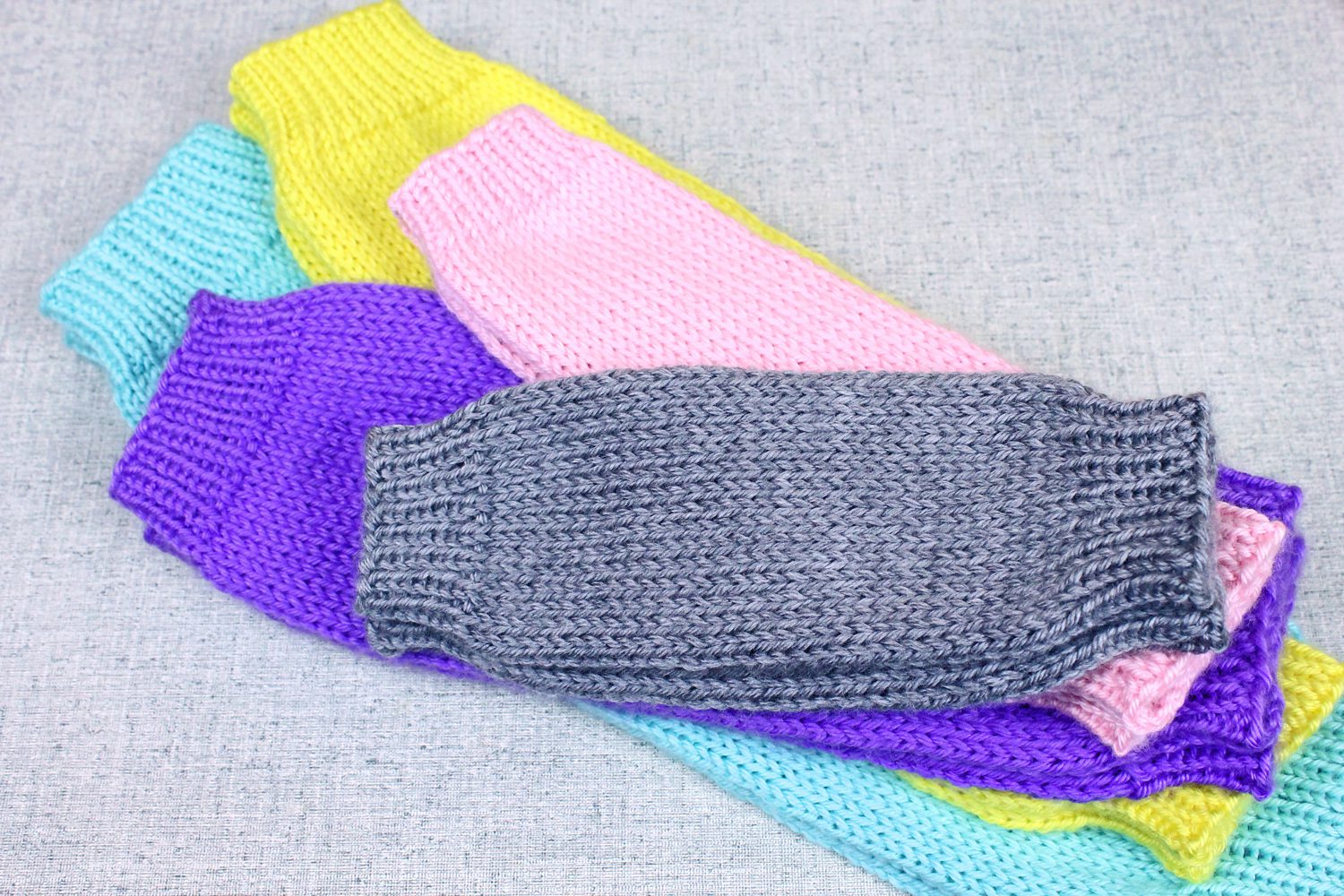 simple-leg-warmer-knitting-pattern-purlsandpixels