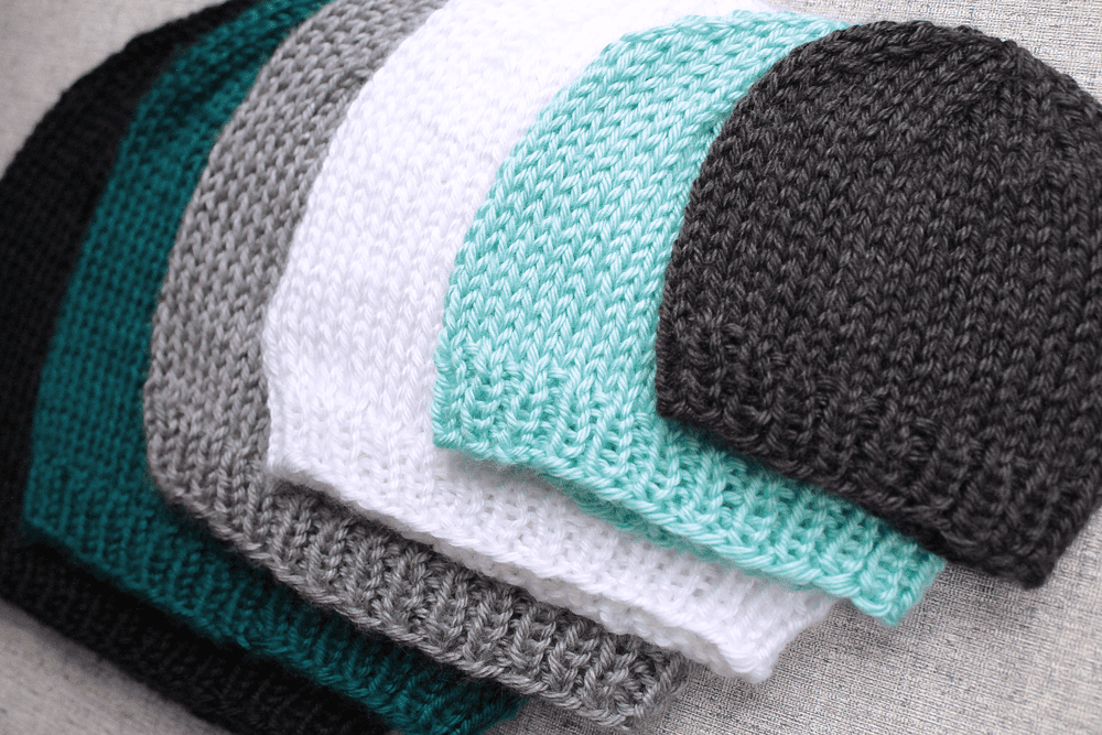 simple-beanie-hat-knitting-pattern-purlsandpixels