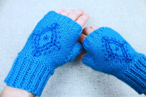 Anna's snowflake fingerless driving mittens, by PurlsAndPixels