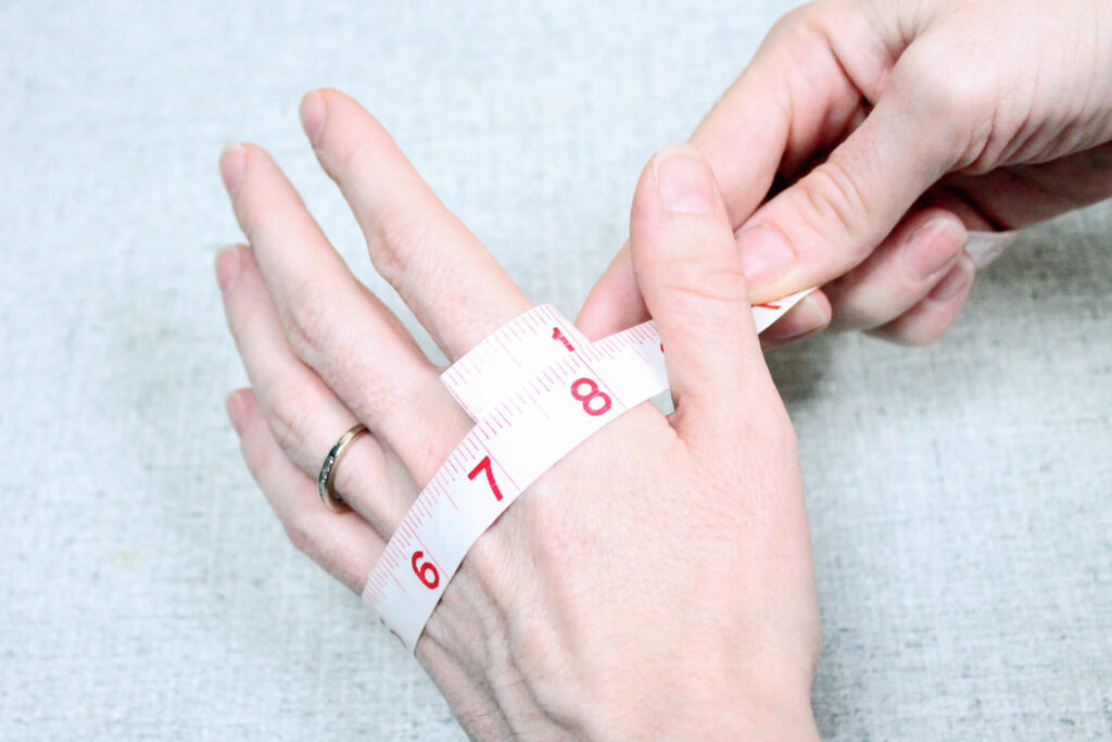 Gloves can be knit in all sizes. Learn how to measure hands so you can knit the correct sized hats in this guide from Liz Chandler @PurlsAndPixels.