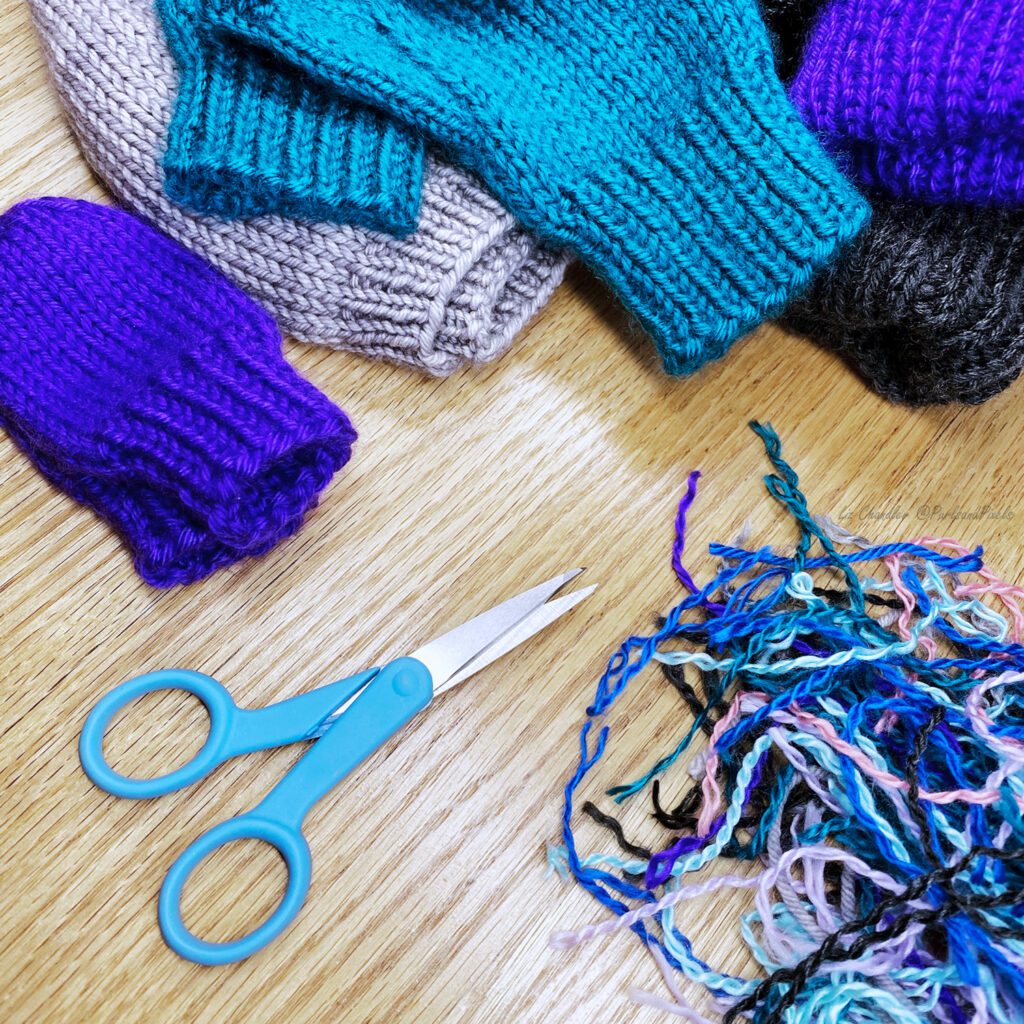 Choose sharp sewing scissors (precision tip scissors) to clip yarn after knitting a project - a knitting lesson from Liz Chandler @PurlsAndPixels.
