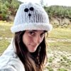 This fast and easy chunky knit ghost hat is perfect for your very first project. Both kids and adults will love making these simple seamless knit hats with super bulky yarn. Get the free knitting pattern from Liz Chandler @PurlsAndPixels.