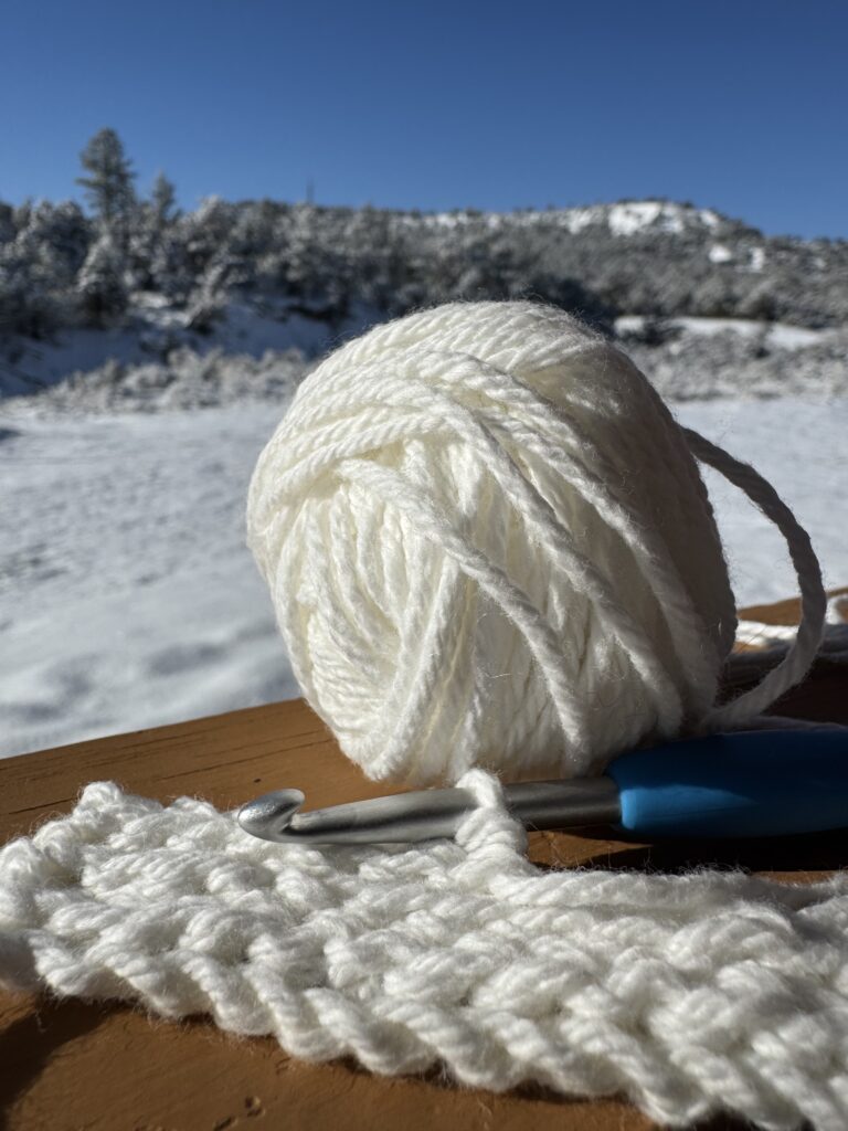 Learn to crochet with free online crocheting lessons for beginners from Liz Chandler @PurlsAndPixels.